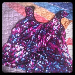 Cute shirt for work or play.